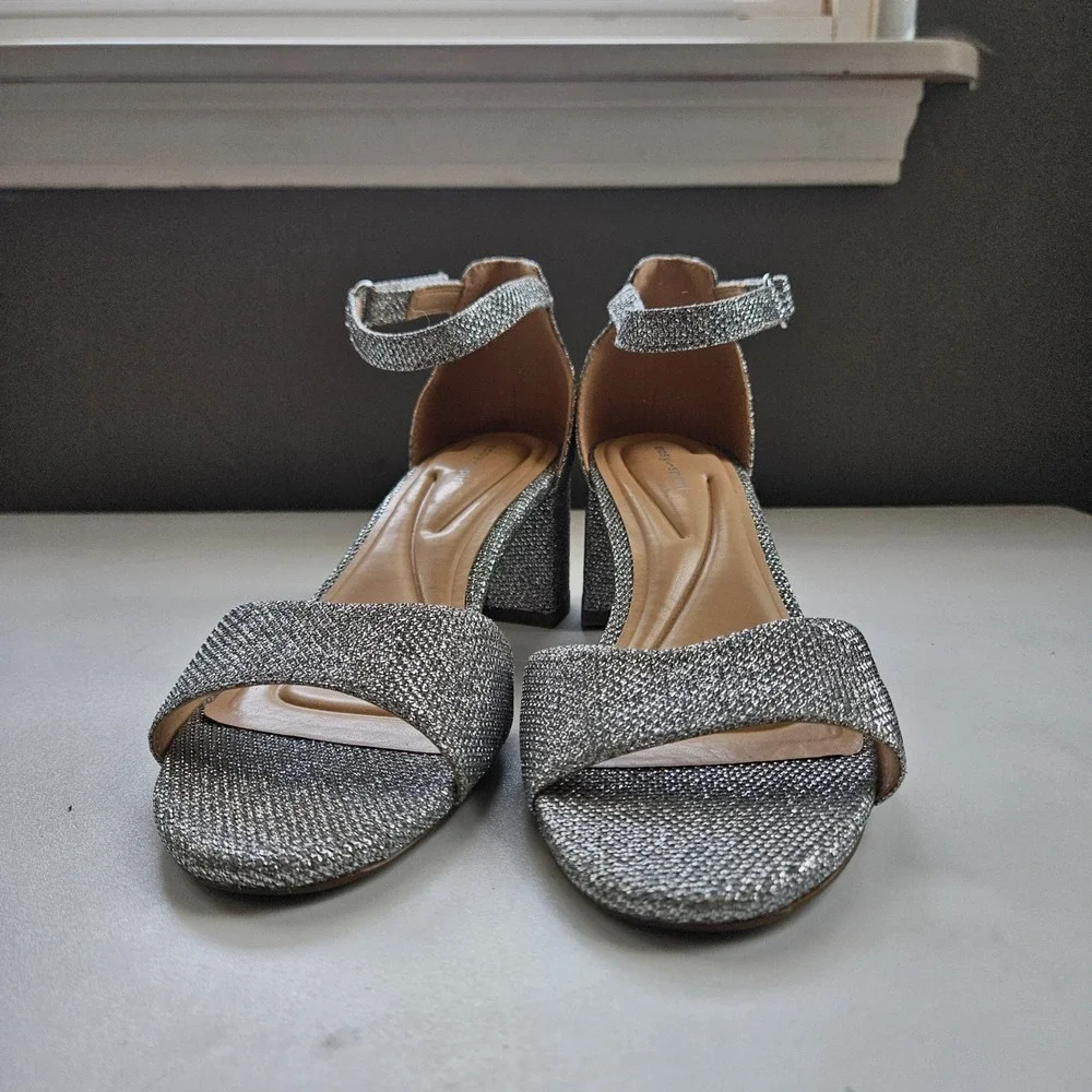 Easy Spirit Silver Glitter Block Heel Size 7.5 Ankle Strap Sparkle Hoco Formal